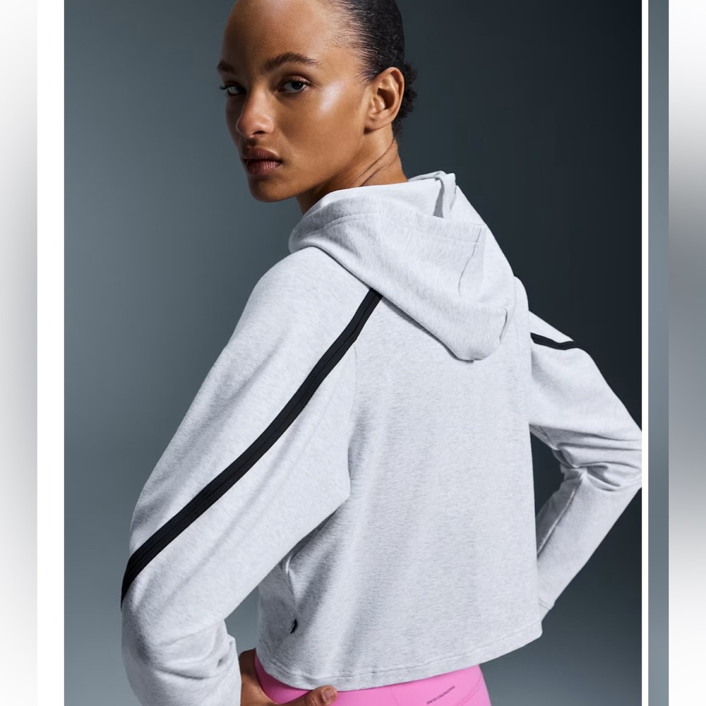 On Running Women’s Studio Hoodie | Gray Black Stripe | Size Large | On Cloud - Picture 7 of 7